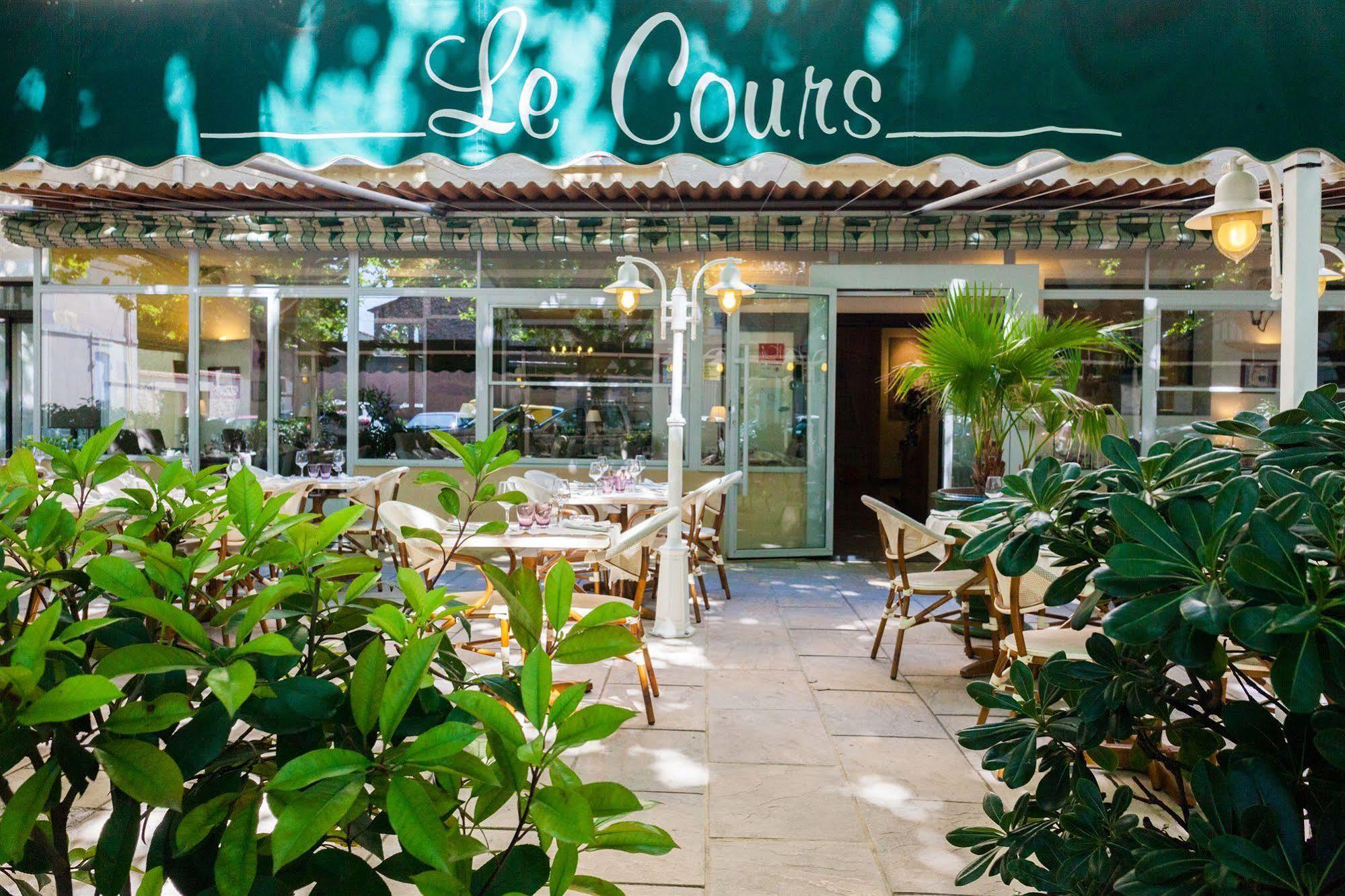 Logis Hotel Restaurant Le Cours Saint-Gilles  Dış mekan fotoğraf