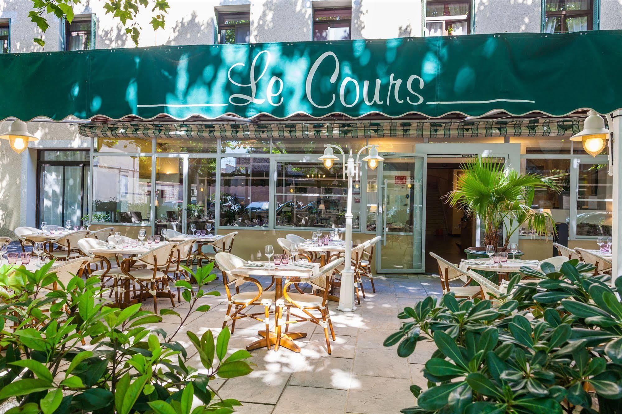 Logis Hotel Restaurant Le Cours Saint-Gilles  Dış mekan fotoğraf